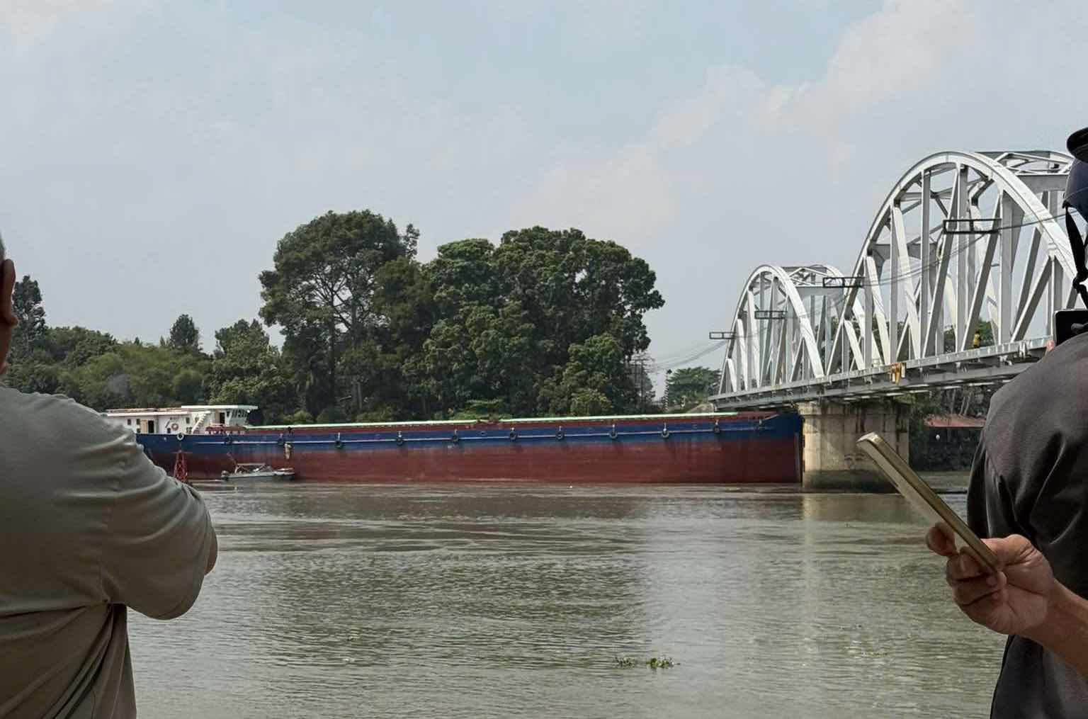 Hiện trường vụ va chạm, ảnh do người dân cung cấp.